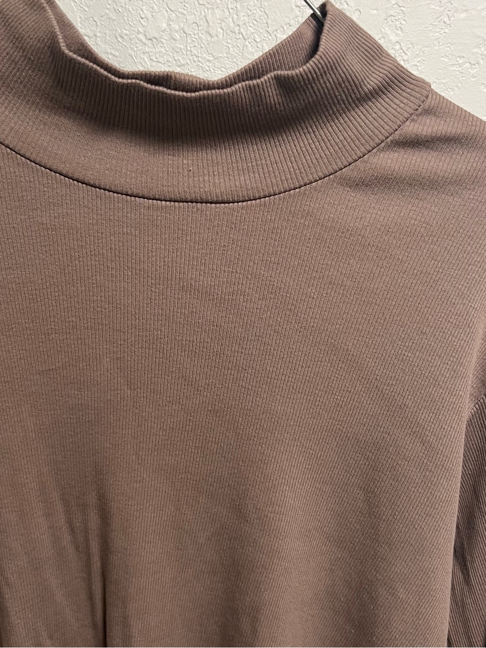 H&M Long Sleeve Mock Neck Brown Ribbed Top - Picture 2 of 4